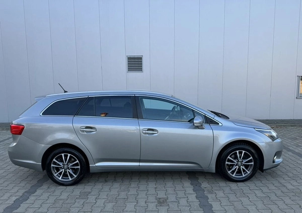 Toyota Avensis cena 46800 przebieg: 213000, rok produkcji 2015 z Piotrków Kujawski małe 352